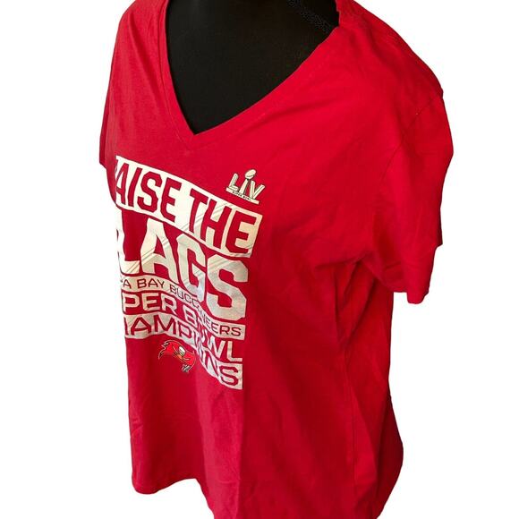 Tampa Bay Bucs Superbowl LIV‎ V Neck Women's 2XL Red Short Sleeve Shirt - Picture 3 of 5